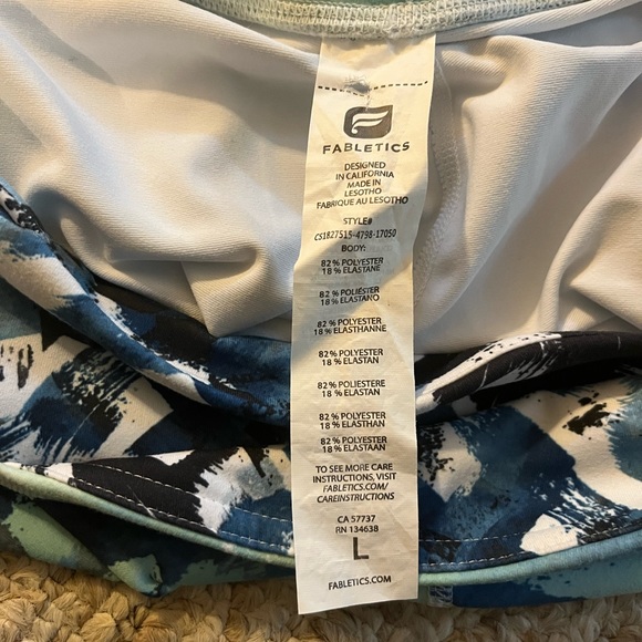 Fabletics Winn Capri PureLuxe Tidal Wave Print Women’s size Large - Picture 6 of 6